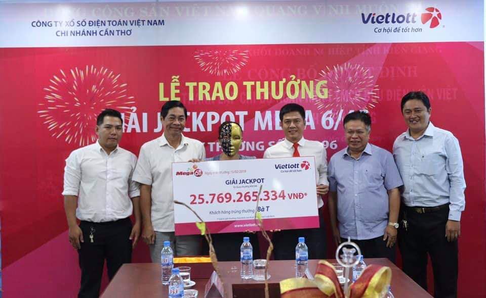Người phụ nữ cùng bạn đến Kiên Giang công tác và trúng Vietlott 26 tỷ đồng - Tructiepxoso.Vn