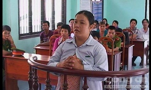 Người mẹ đốt con vì không bán hết vé xổ số lãnh án 5 năm tù - Tructiepxoso.Vn