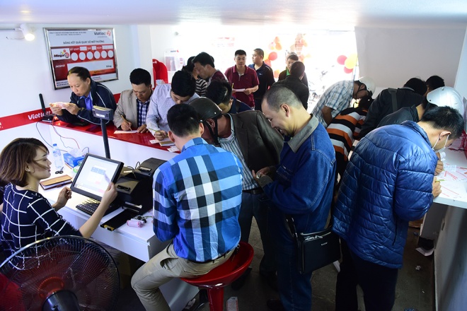 Người Hà Nội thử vận may với xổ số Vietlott - Tructiepxoso.Vn