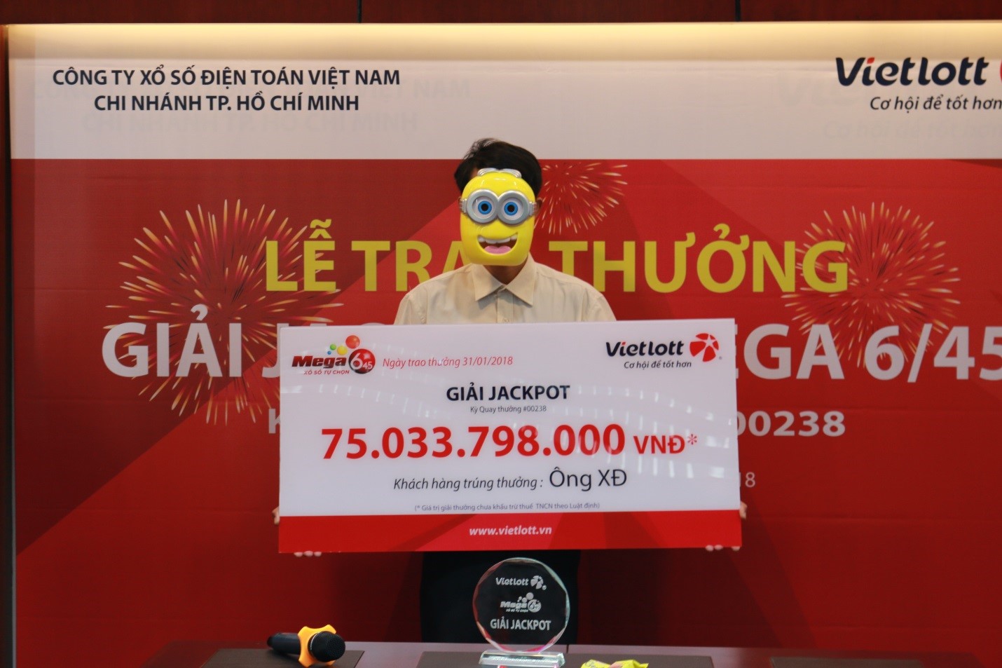 Người trúng Jackpot – Vietlott ủng hộ đội tuyển U23 Việt Nam và chương trình từ thiện 500 triệu đồng - Tructiepxoso.Vn