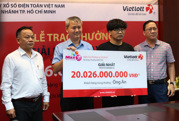Trúng Vietlott 20 tỷ đồng, người nhận thưởng không cần đeo mặt nạ - Tructiepxoso.Vn