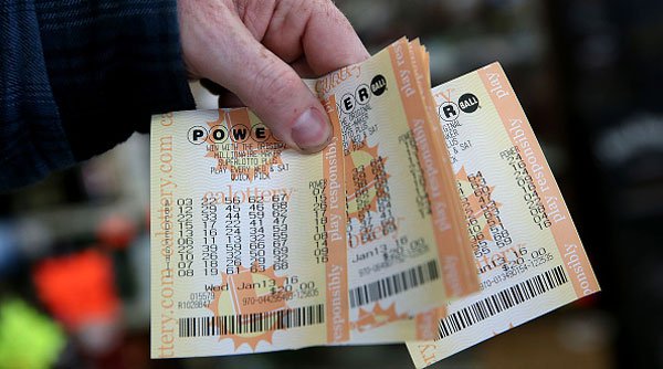 Powerball chưa có người trúng, tổng giá trị giải thưởng lô độc đắc lên đến $415 triệu - Tructiepxoso.Vn