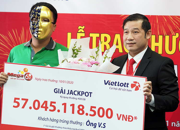 Ngày 10/01/2020, Vietlott trao thưởng 57 tỷ cho khách hàng trúng Jackpot Mega - Tructiepxoso.Vn
